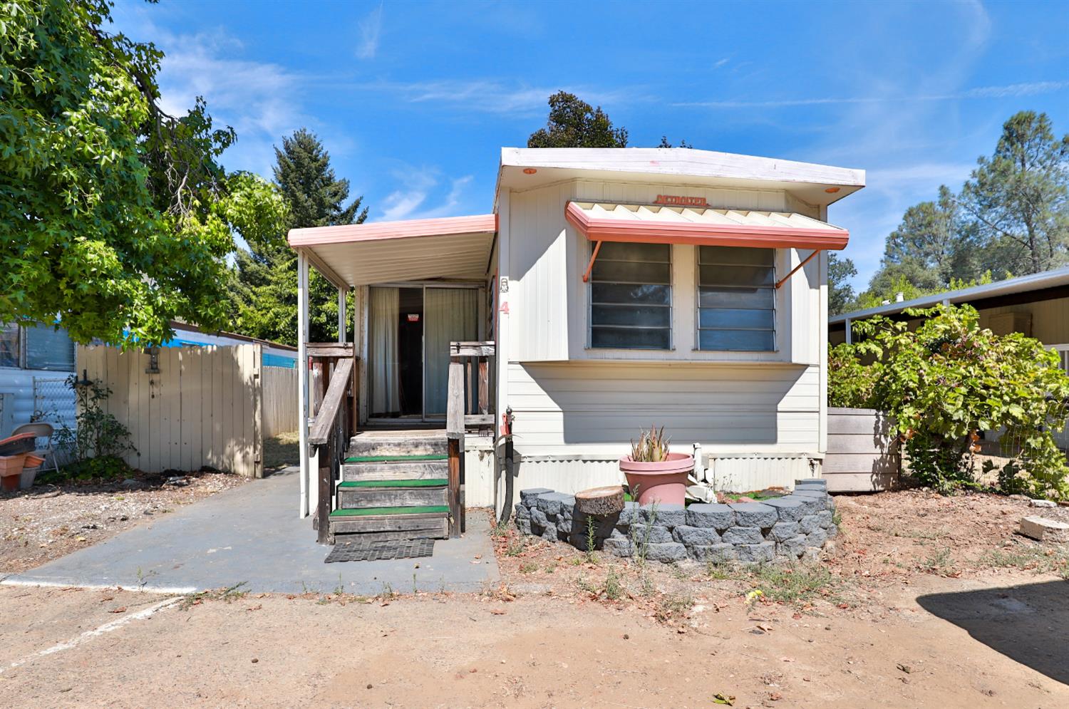 4160 Oro Ln