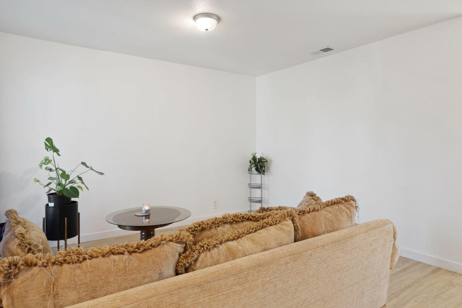 6038 Fruitridge Road