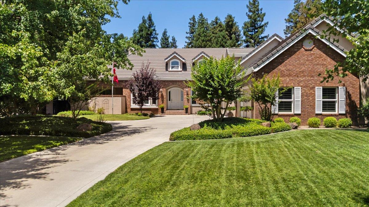 1545 Thunderbird Drive