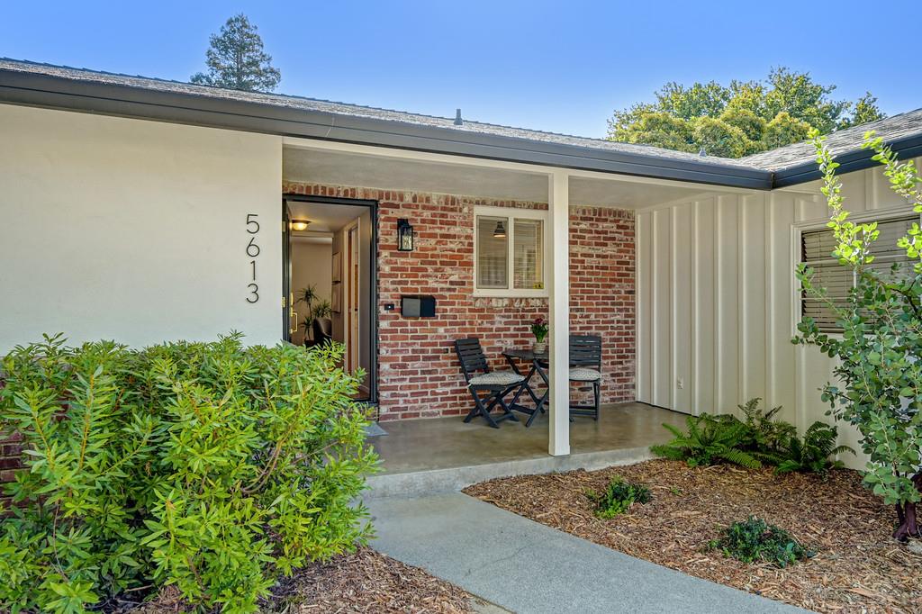 5613 Kingston Way