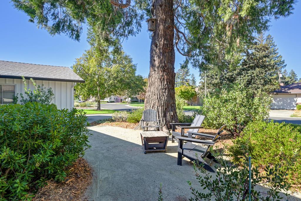 5613 Kingston Way