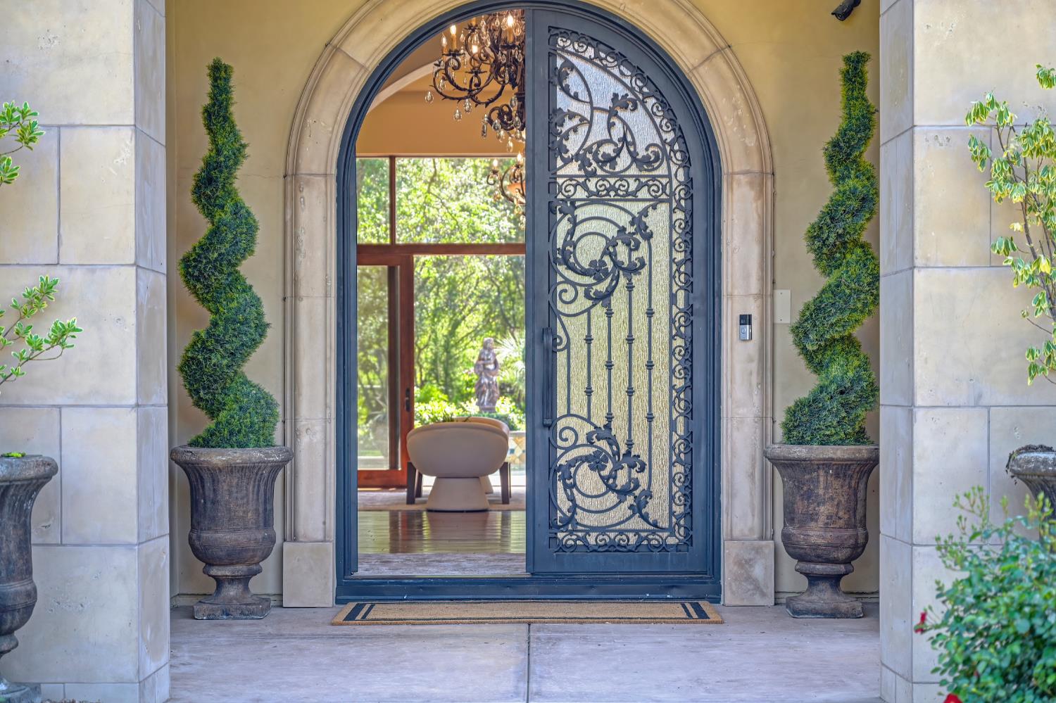 6100 Terracina Court