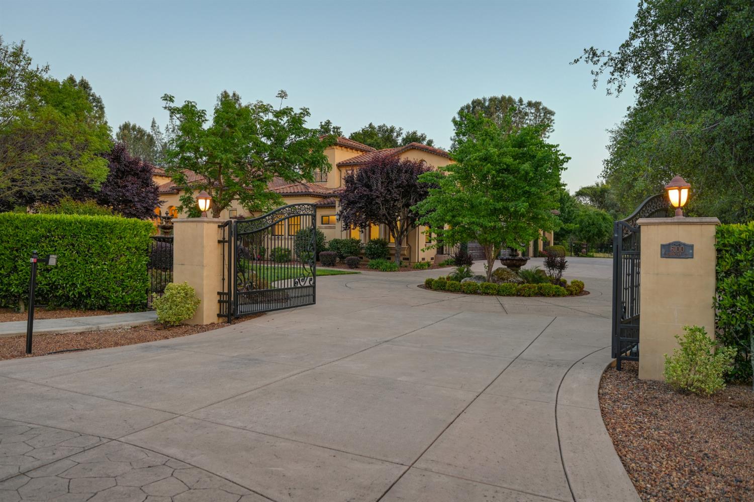 6100 Terracina Court