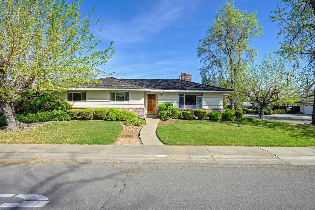 Photo of 1311 47th Avenue, Sacramento, CA 95831 (MLS # 226031941)