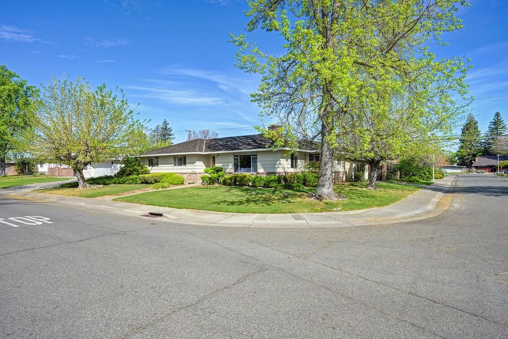 Photo of 1311 47th Avenue, Sacramento, CA 95831 (MLS # 226031941)