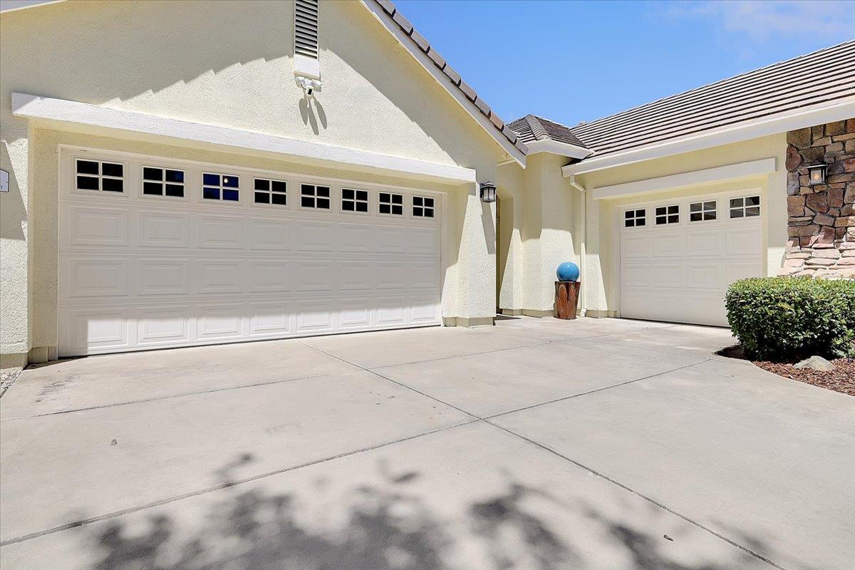 921 Kensington Way