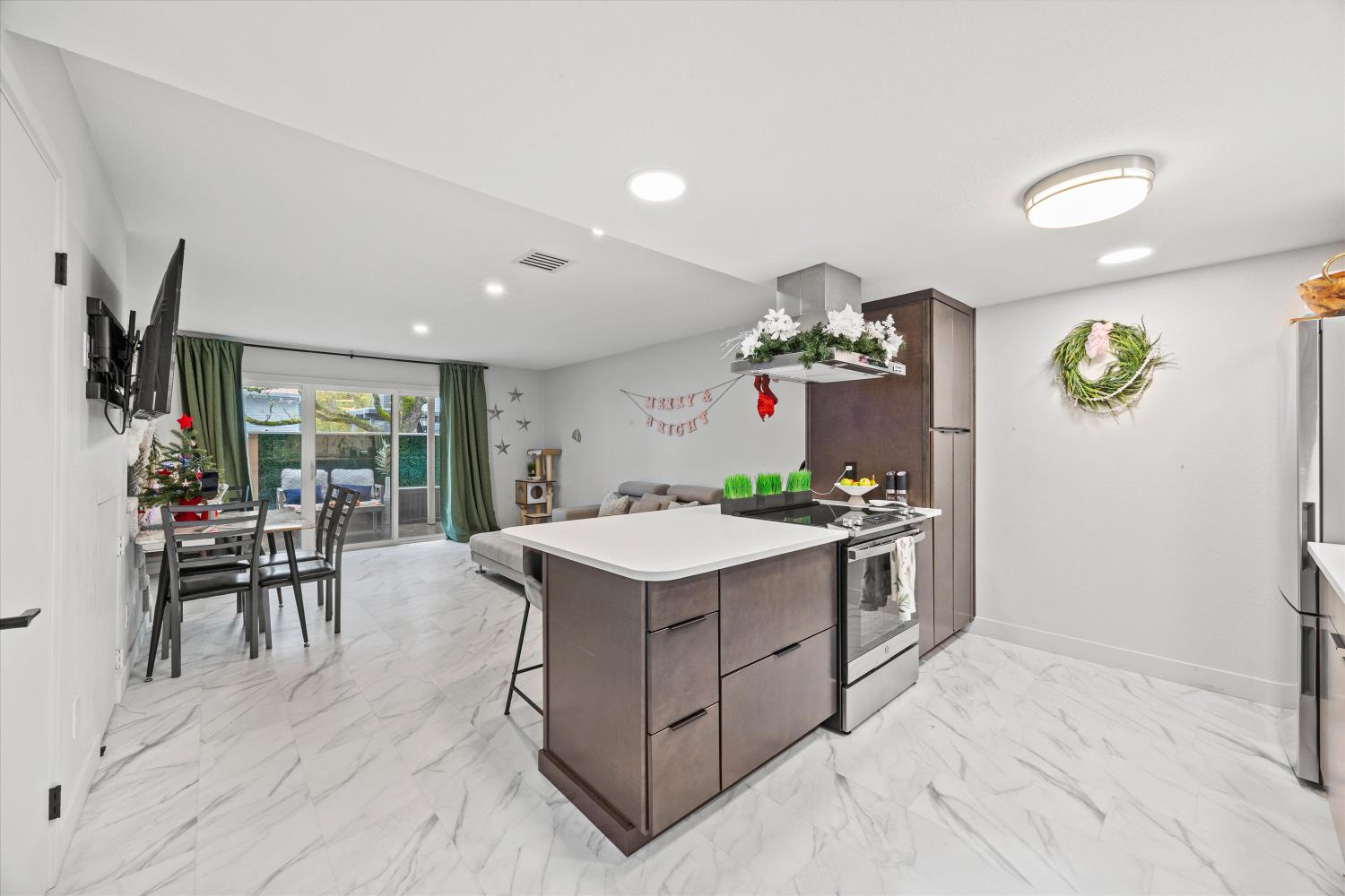 3946 Lancelot Court 3