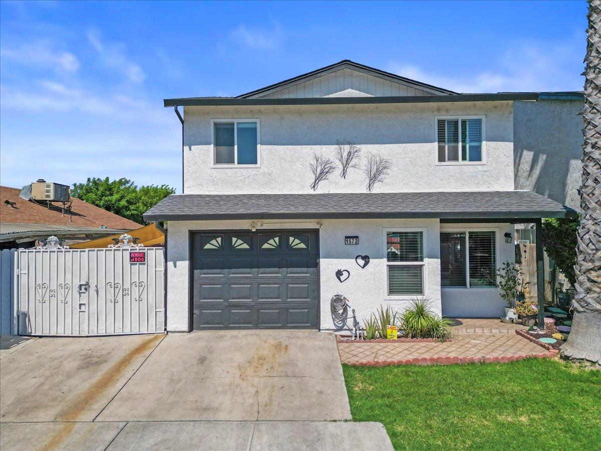1572 Vine Circle