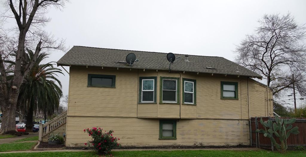 Photo of 3202 4th Avenue, Sacramento, CA 95817 (MLS # 226008179)