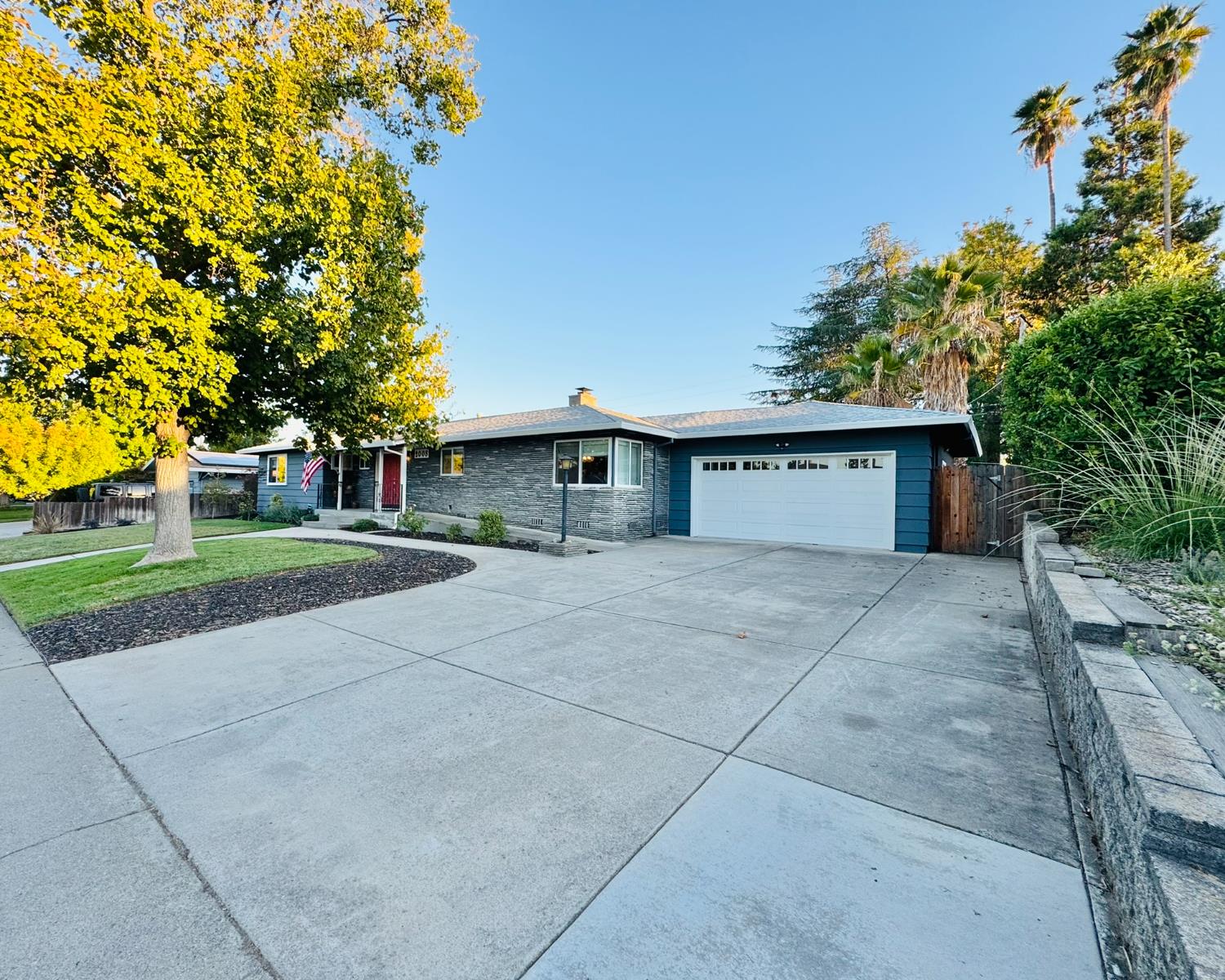 2008 Santa Lucia Way