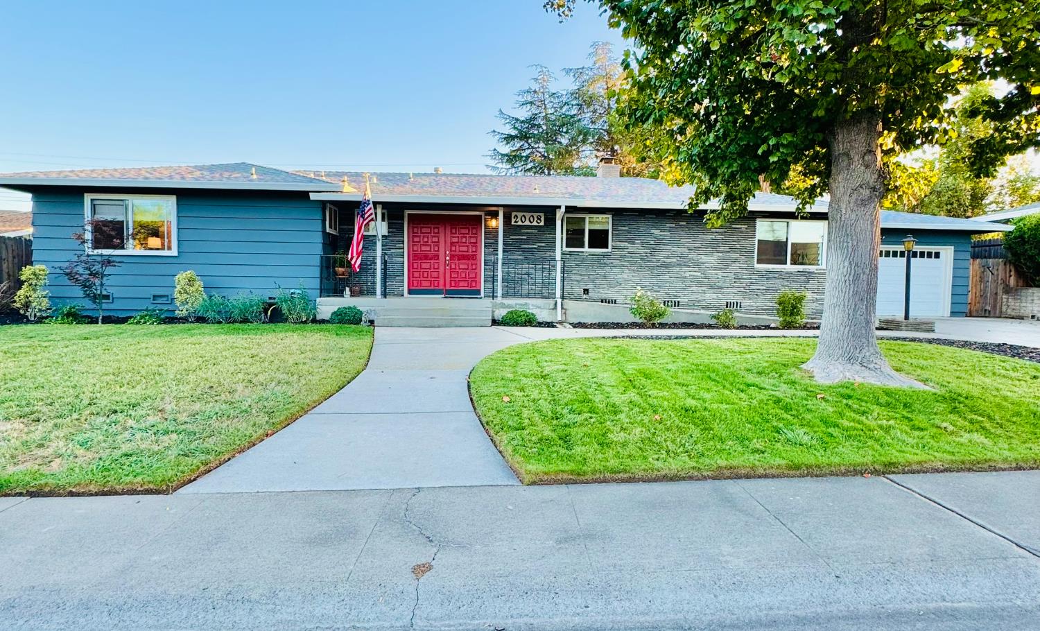 2008 Santa Lucia Way