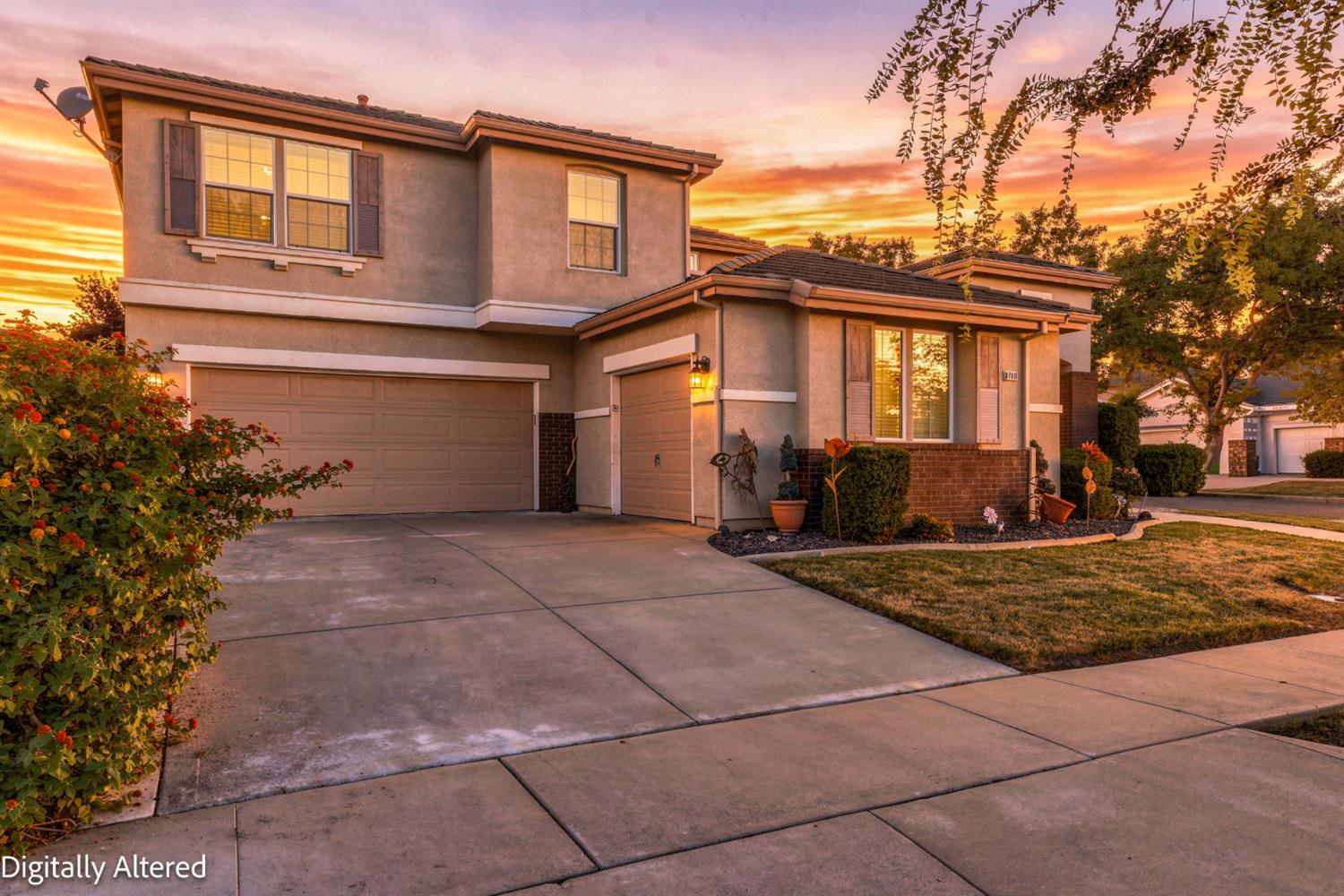 2700 E Cascade Street