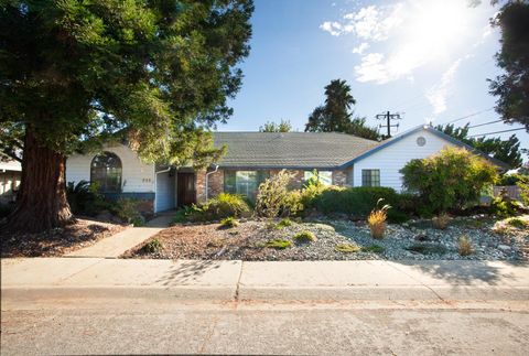 998 Mariposa Drive Yuba City CA 95991