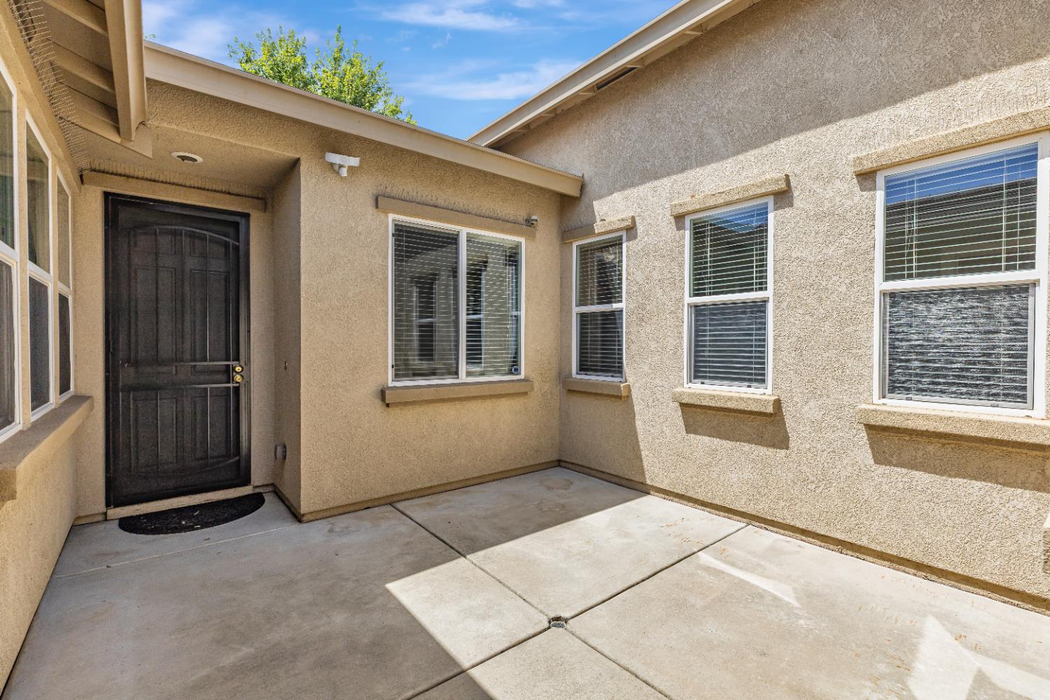 1152 Manchester Way