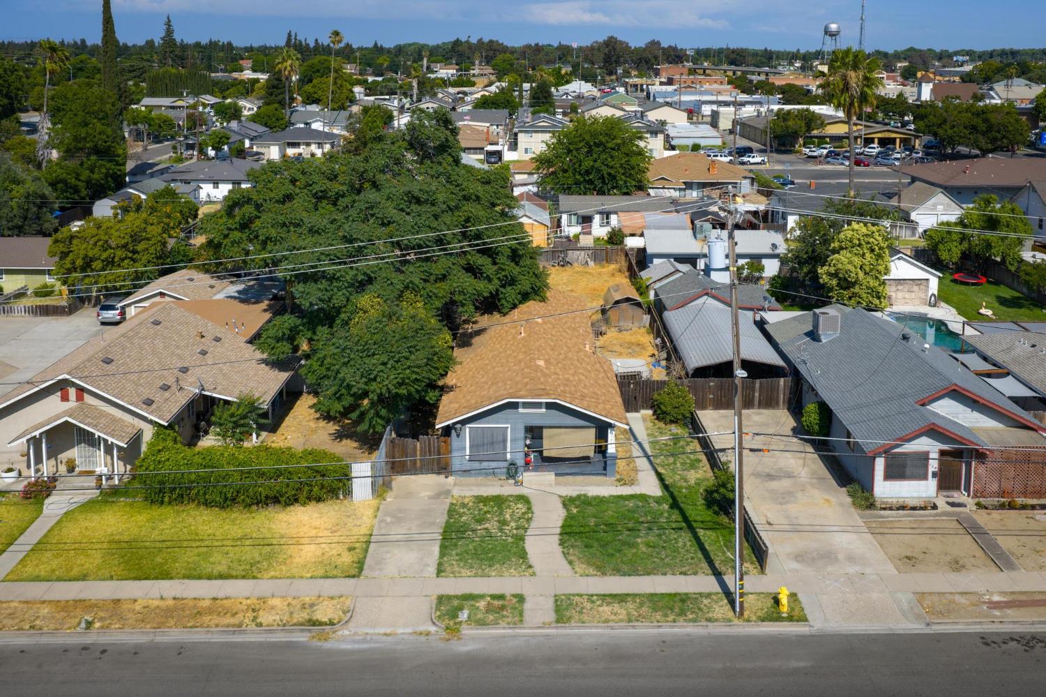 136 N Acacia