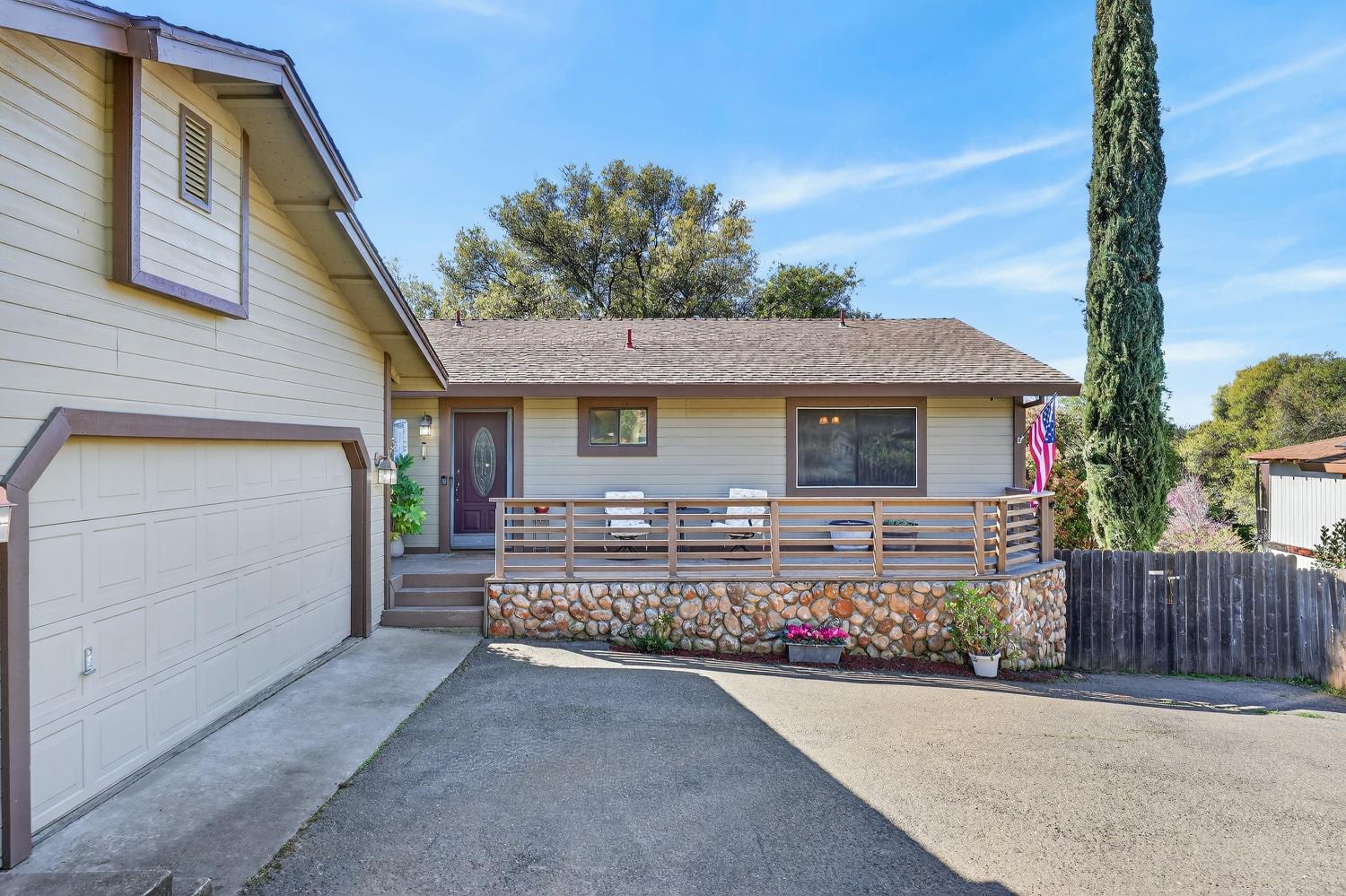 3817 Los Santos Drive