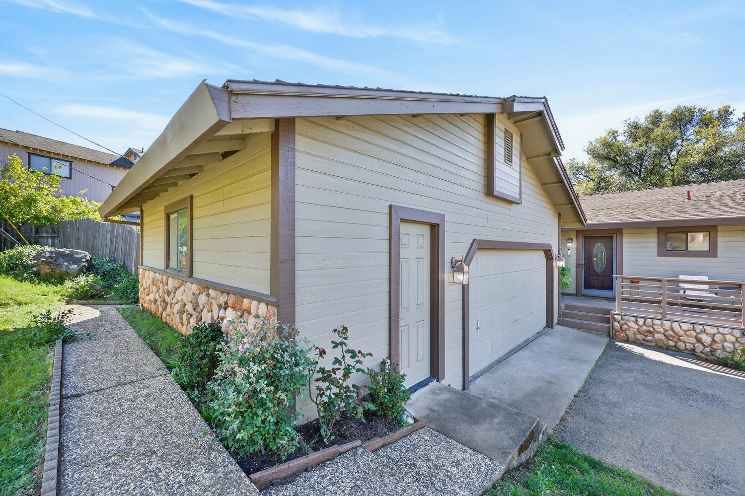 3817 Los Santos Drive