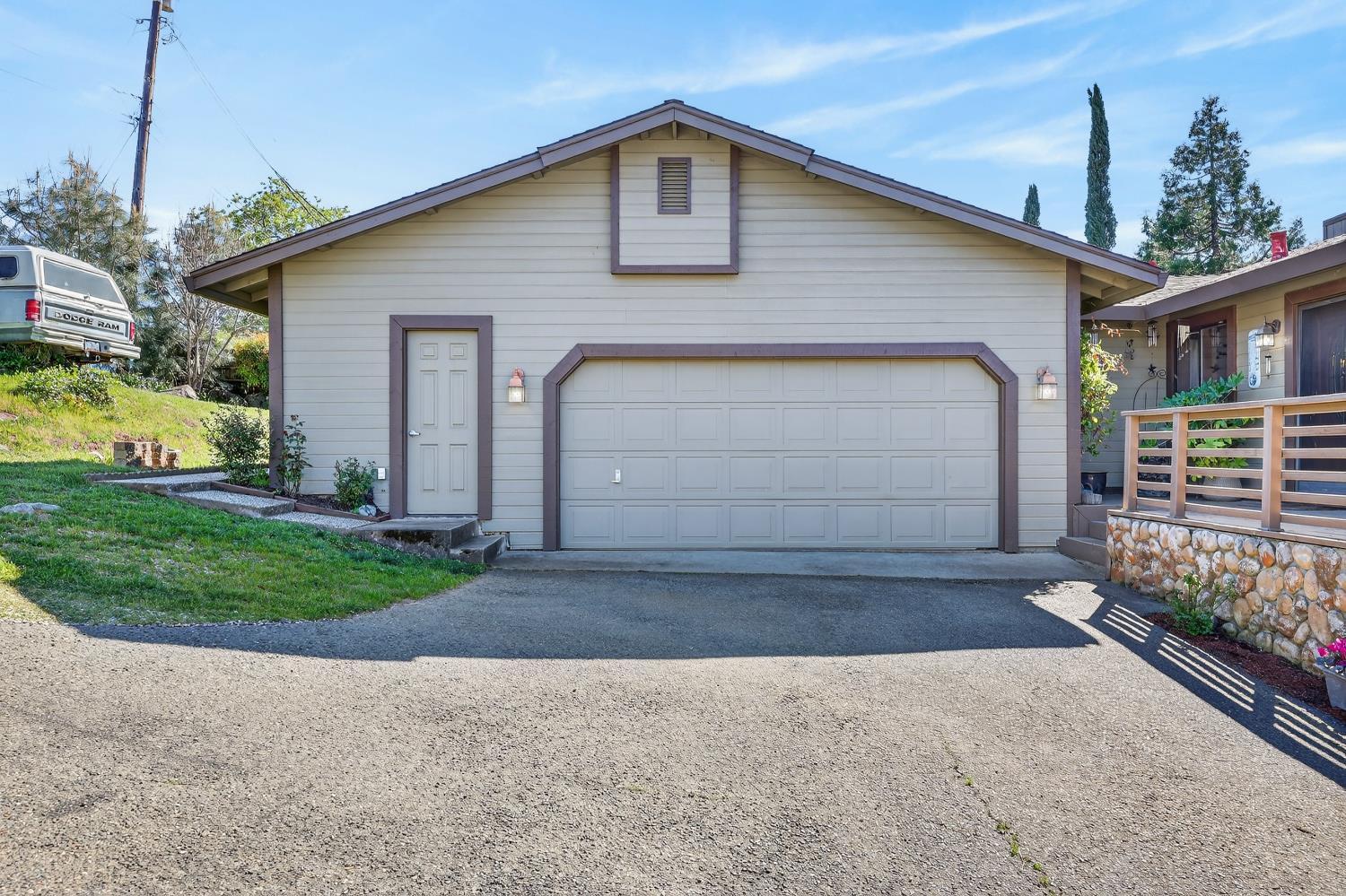 3817 Los Santos Drive