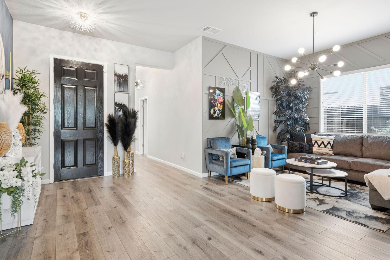 2185 Cumberland Loop