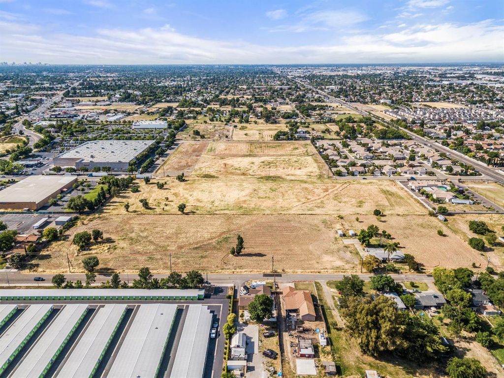 Photo of 7901 Stevenson Avenue, Sacramento, CA 95828 (MLS # 225107560)