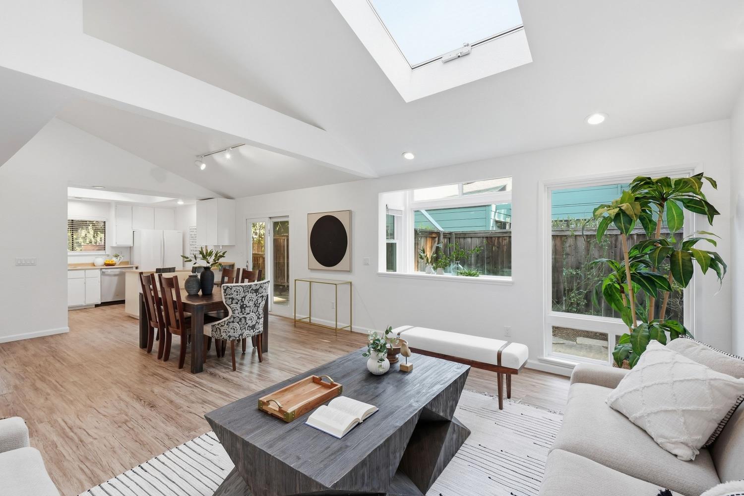 1907 Manet Place