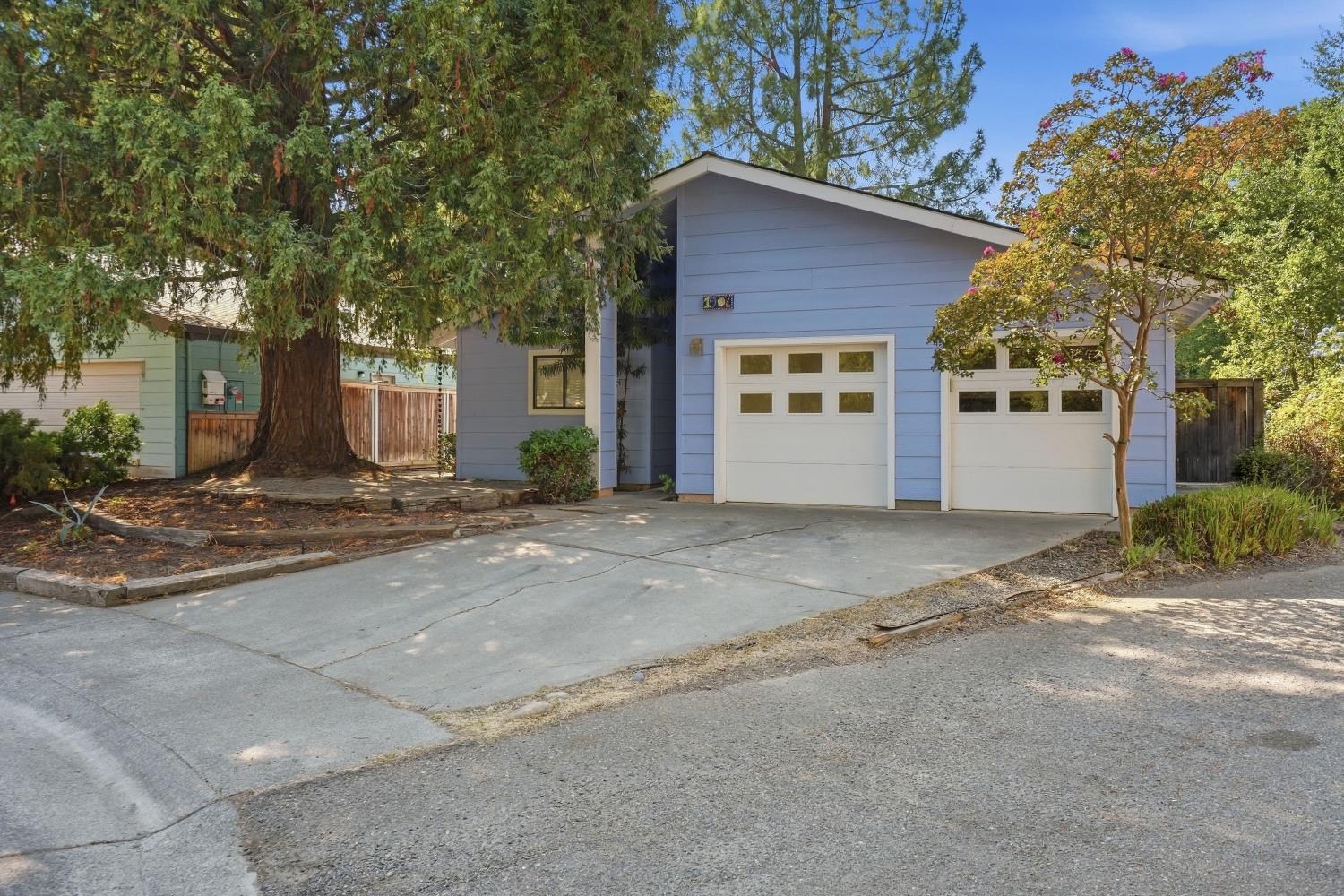 1907 Manet Place