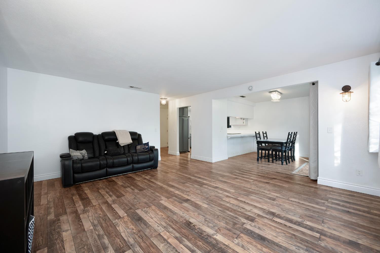 3955 Stonegate Court