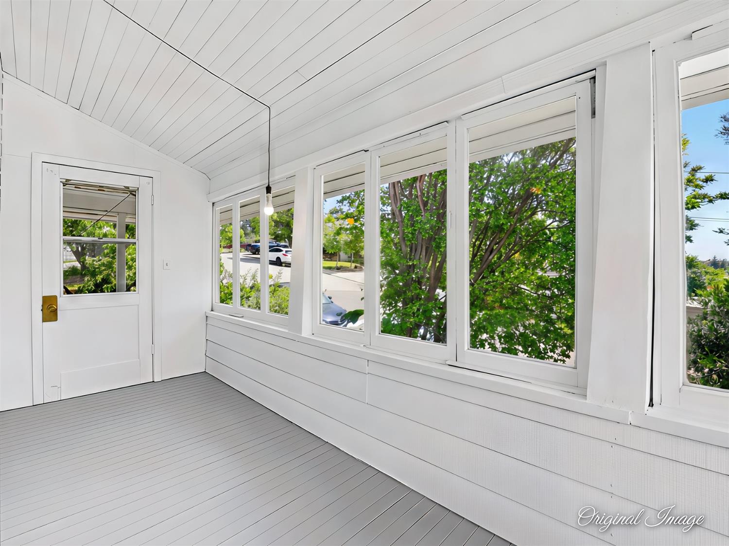 131 Huntley Avenue