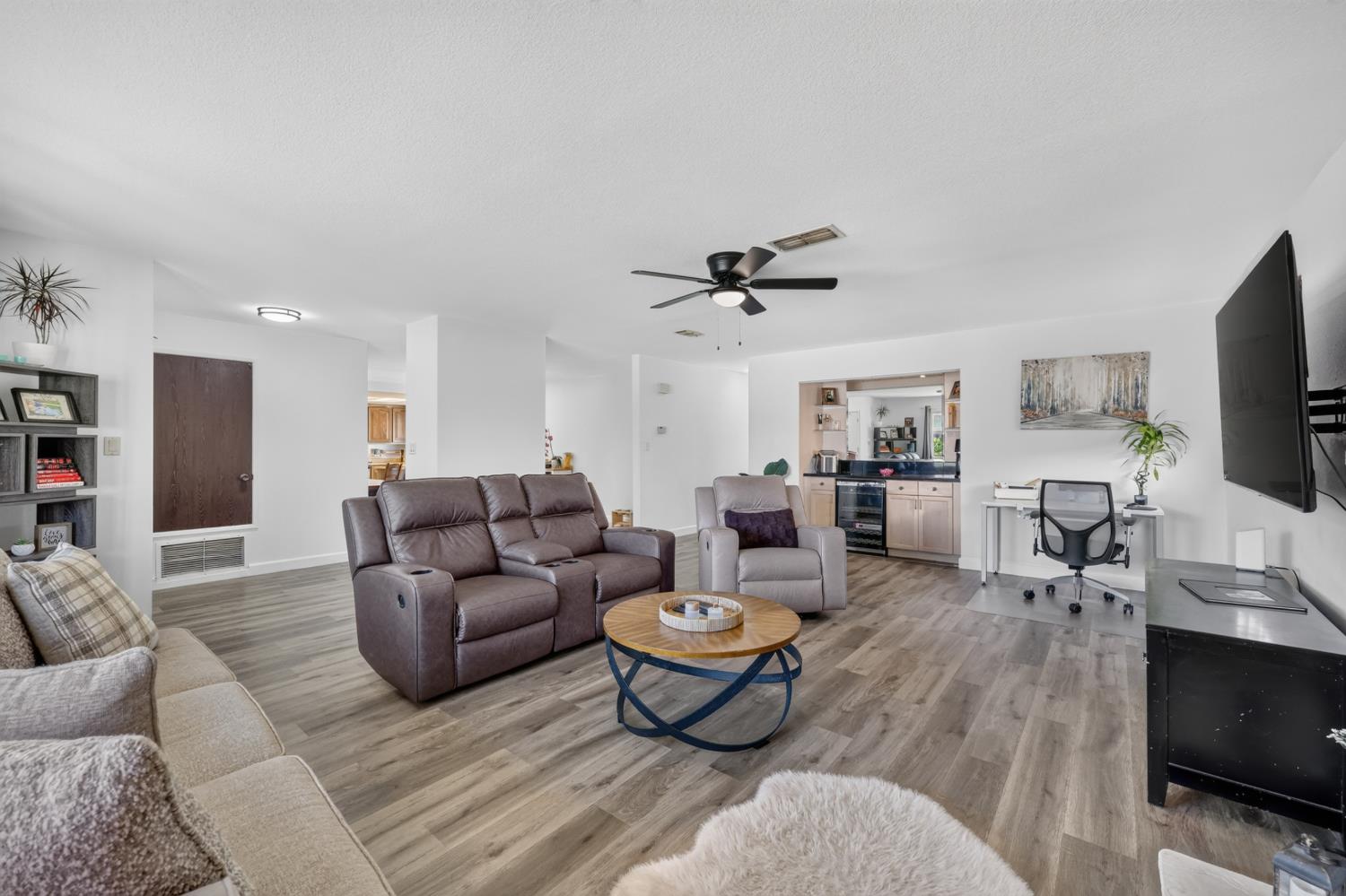 8980 Canberra Dr