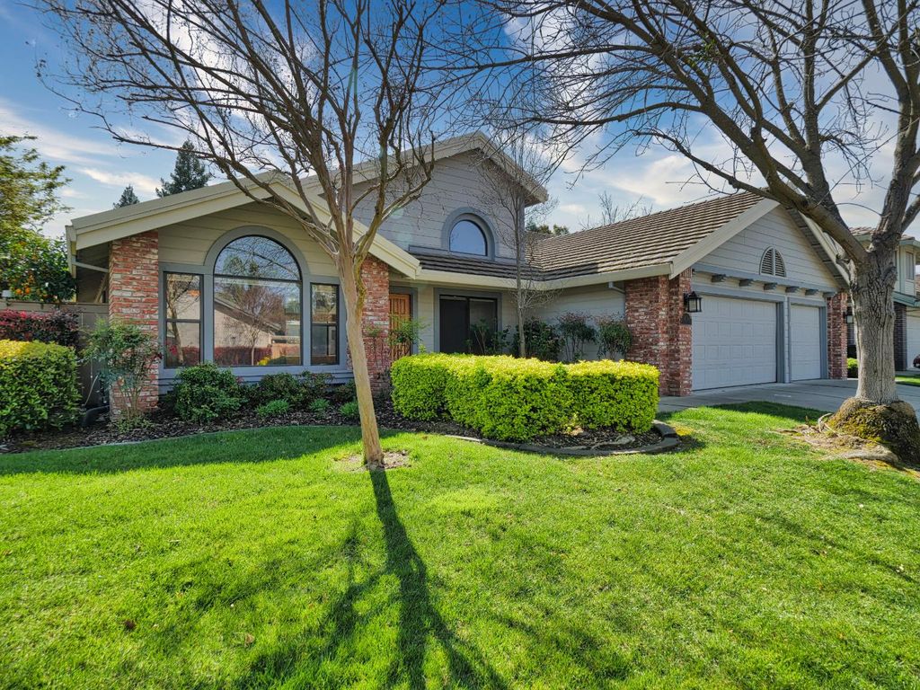 Photo of 11864 S Carson Way, Gold River, CA 95670 (MLS # 226029230)