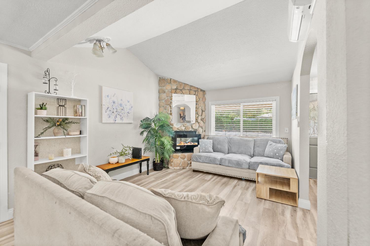7789 Reno Lane
