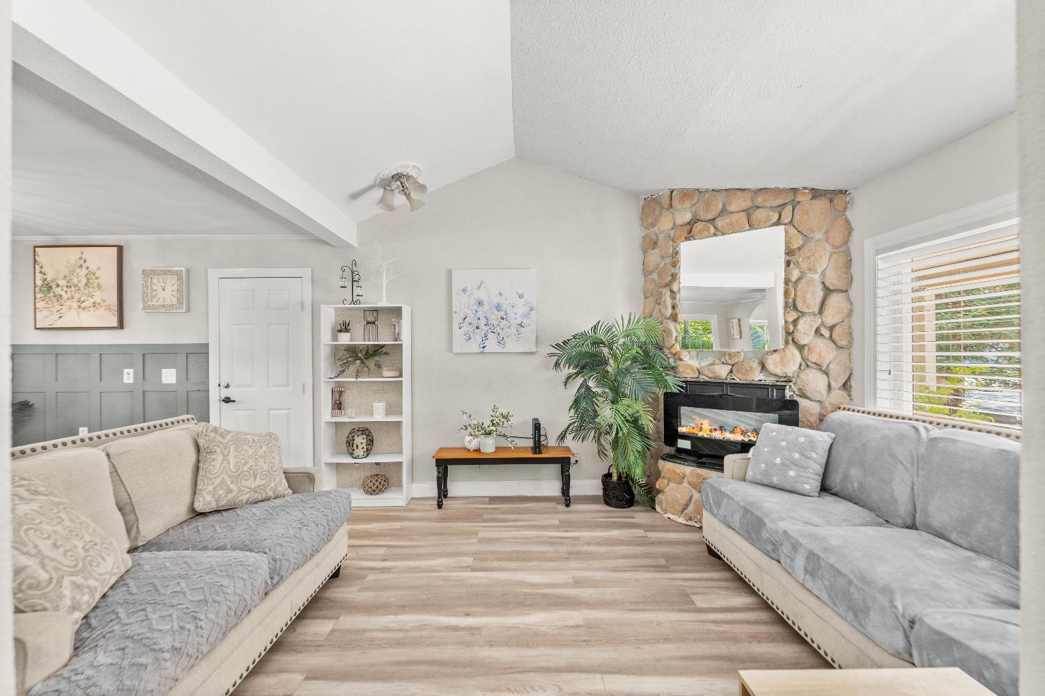 7789 Reno Lane