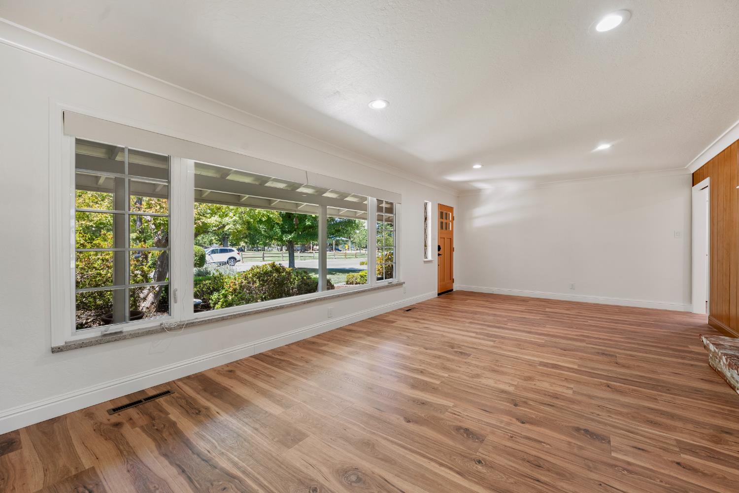4016 Cresta Way
