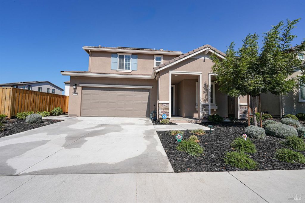 Photo of 2612 Newberry Street, Fairfield, CA 94533 (MLS # 325085156)