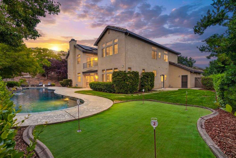 433 Sortwell Court