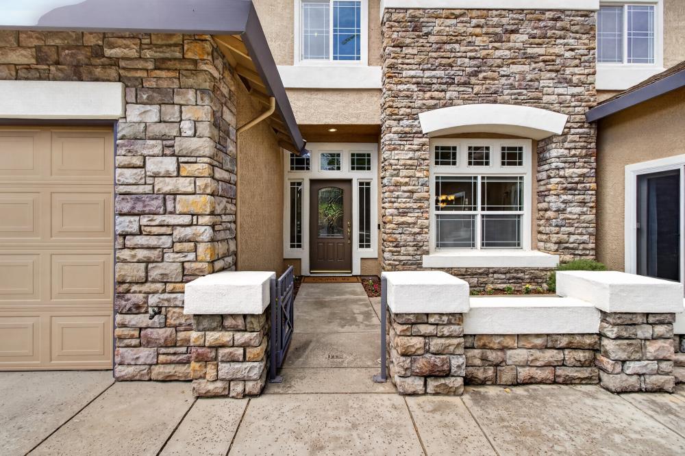 433 Sortwell Court