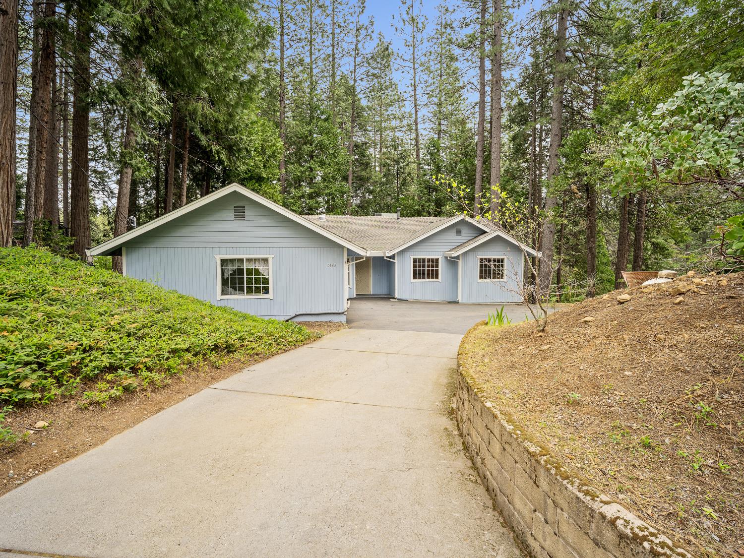 5123 Rainbow Trail