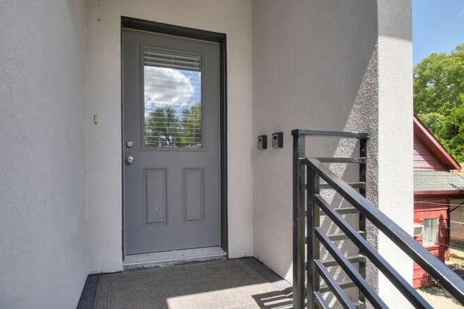 1413 Victorian Alley