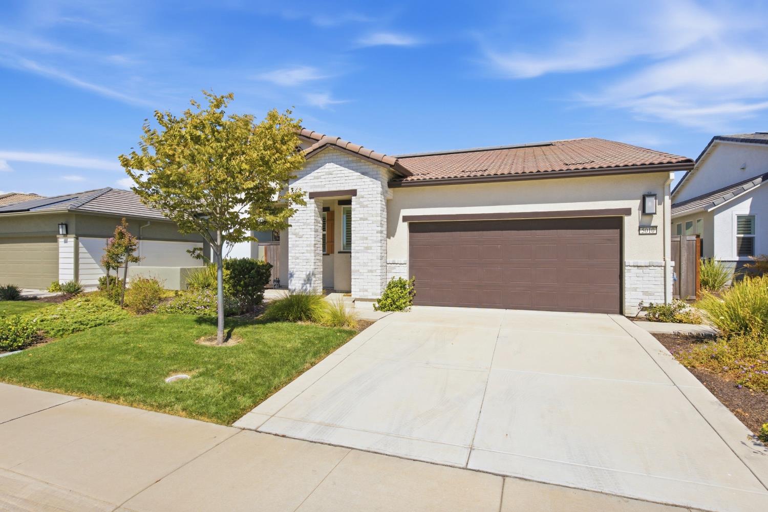 5010 Peace Lily Lane
