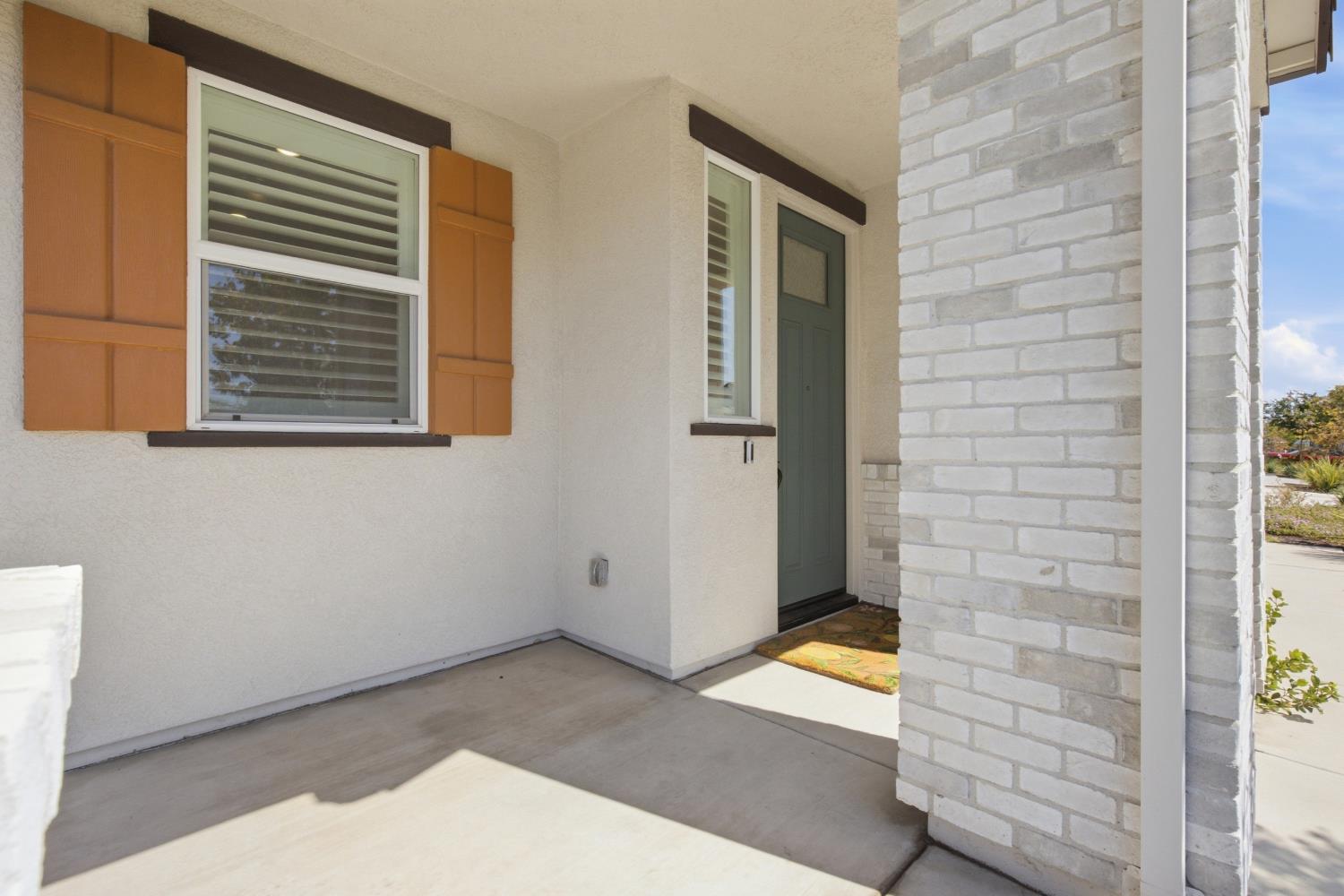 5010 Peace Lily Lane