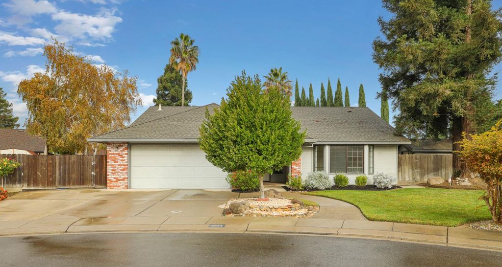 Photo of 1343 April Place, Manteca, CA 95336 (MLS # 225146279)