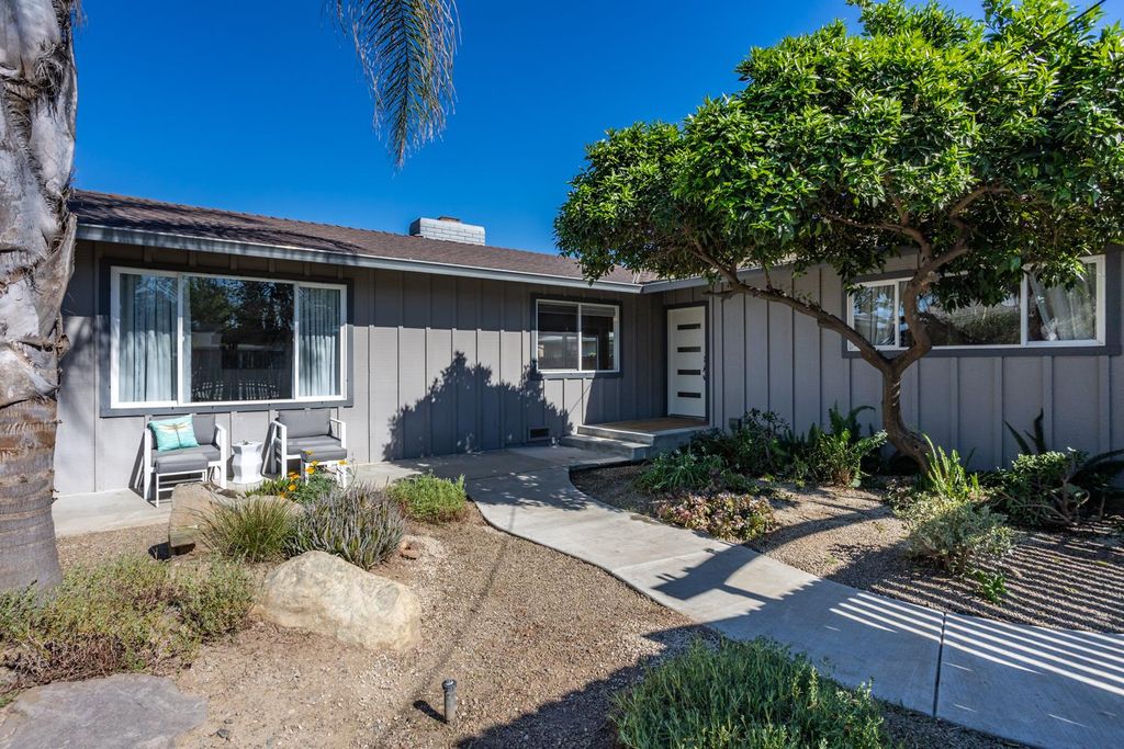 Photo of 721 River Avenue, Oakdale, CA 95361 (MLS # 226035340)