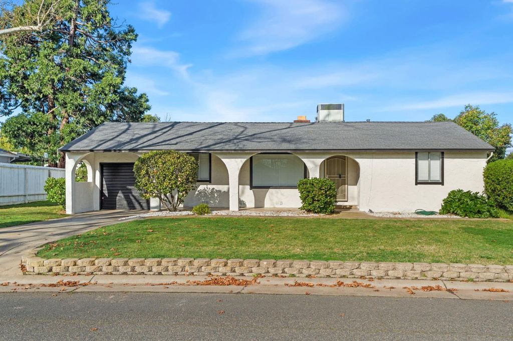 Photo of 2315 Tyrolean Way, Sacramento, CA 95821 (MLS # 226027389)