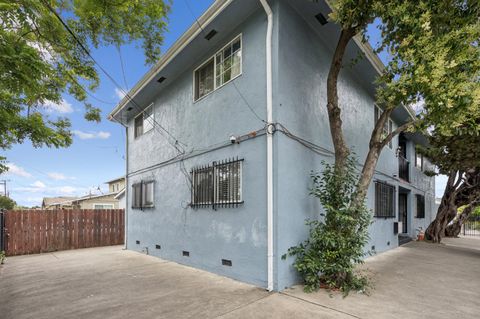 8131 Plymouth Street Oakland CA 94621