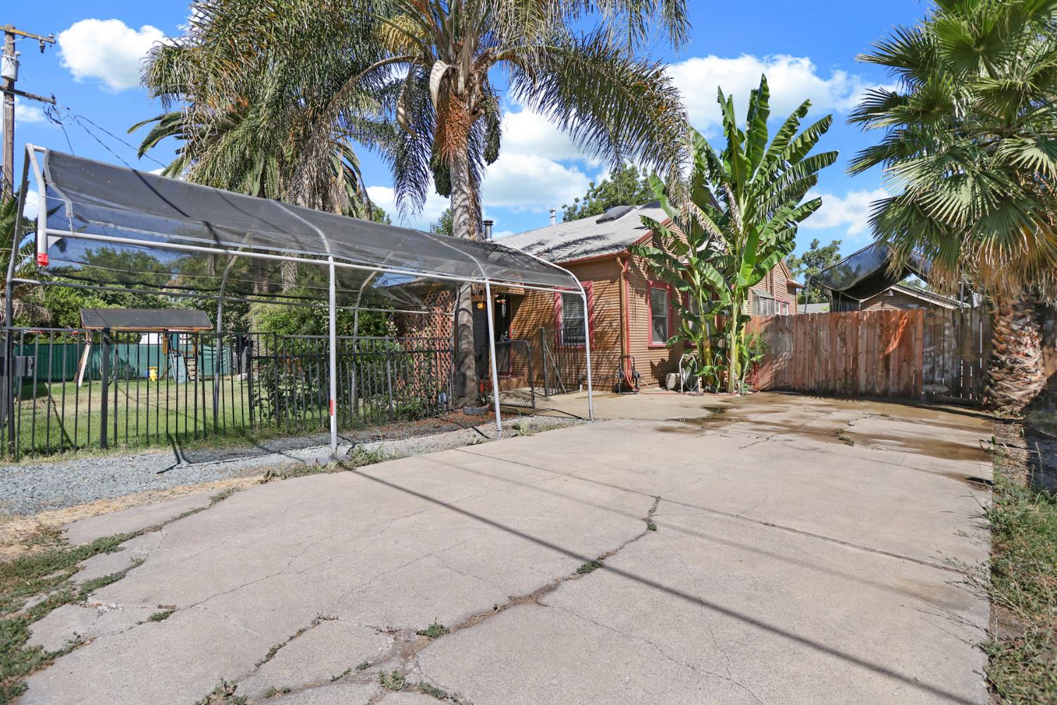2875 Bristol Avenue