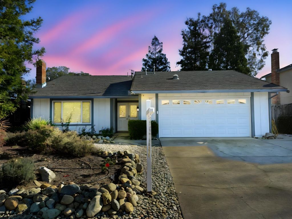 Photo of 5250 Butterwood Circle, Orangevale, CA 95662 (MLS # 226005753)