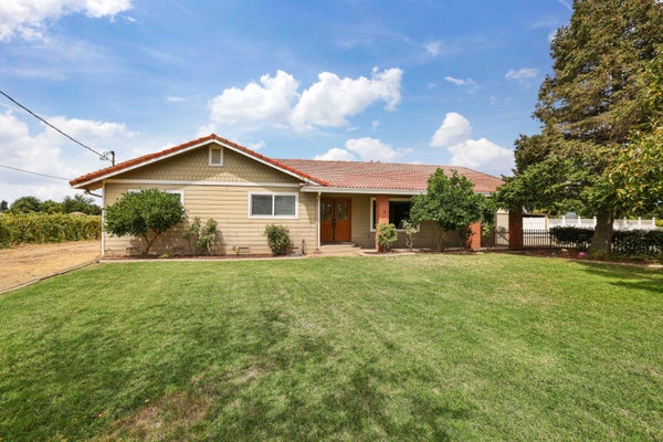 10675 E PELTIER RD, ACAMPO, CA 95220 - Image 8be37582cbb3dfe1d99f9d91ab4d77d4/1321664657