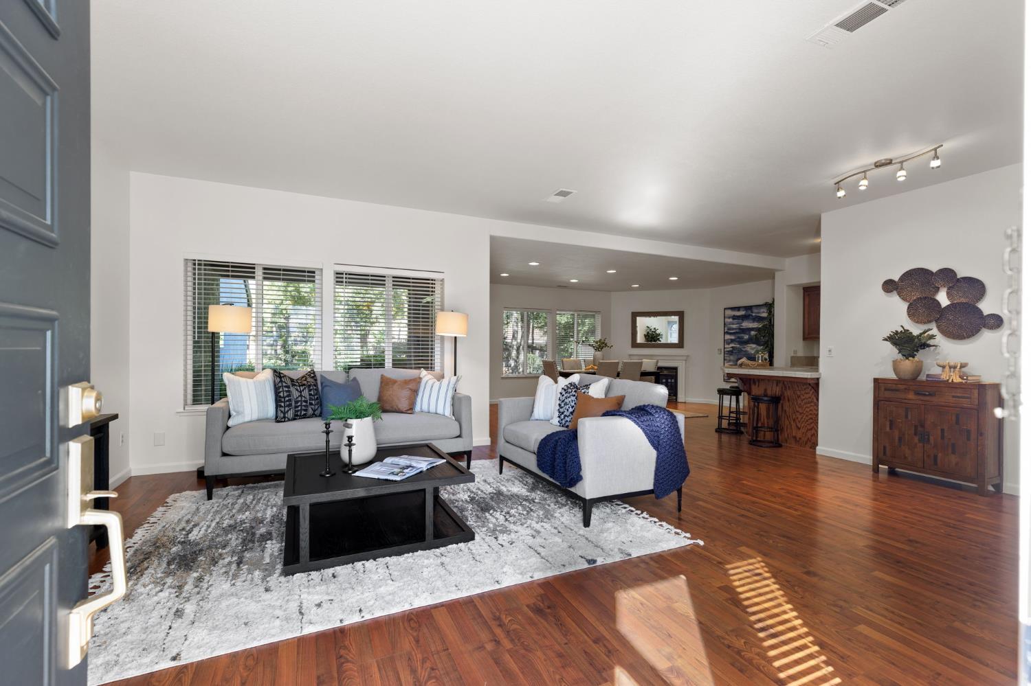 2595 Meadow Lane 4