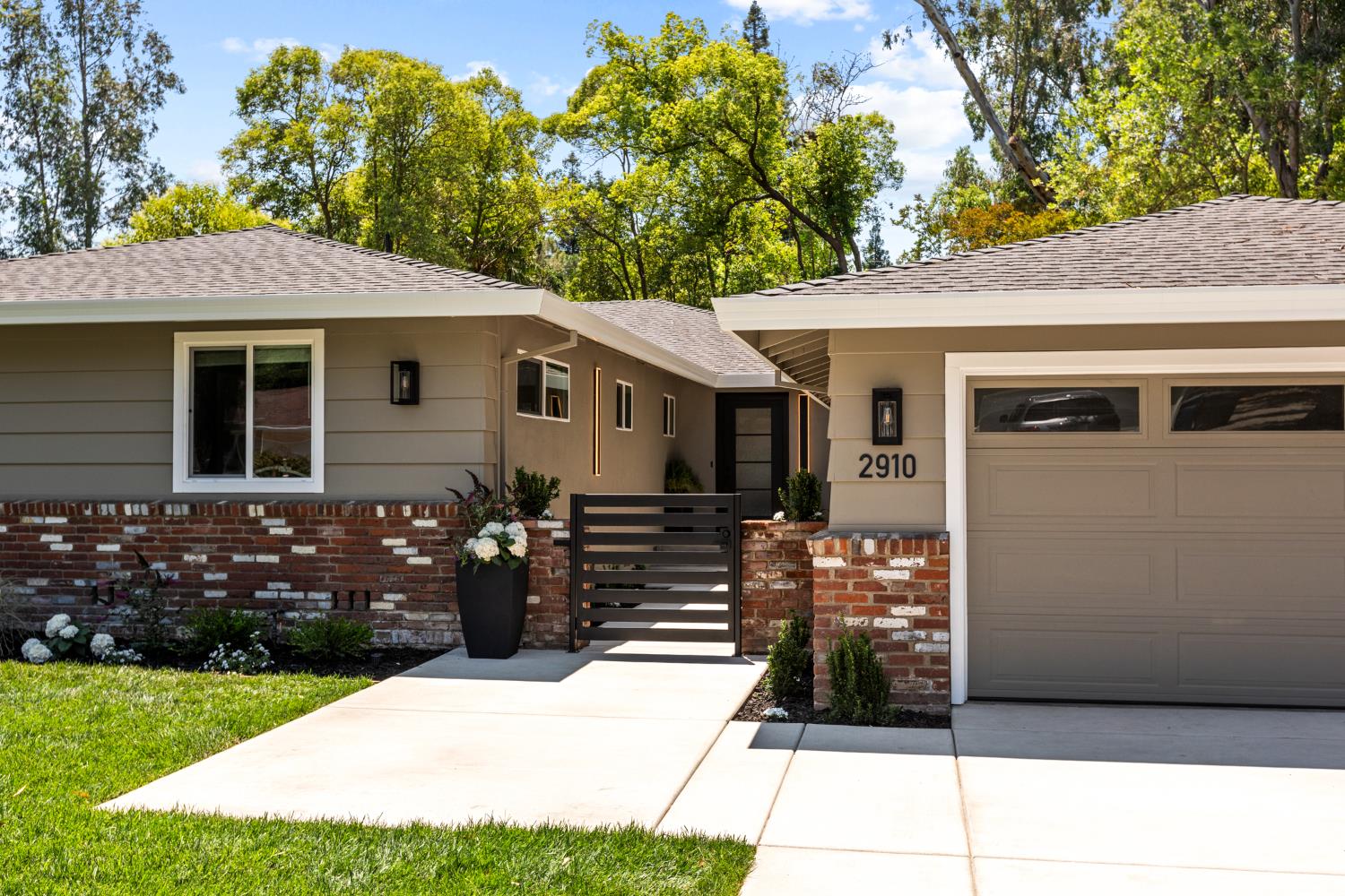 2910 Joseph Avenue