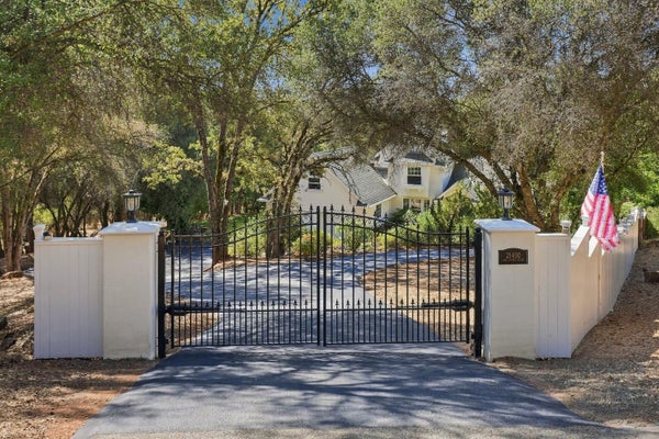 21400 OAK GROVE CT, GRASS VALLEY, CA 95949 - Image 8c237ced183a7364ffa1e8cd6fe2efdb/2793617100